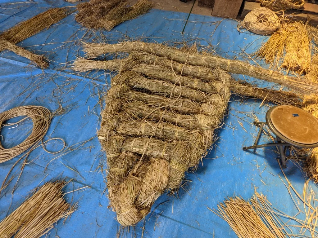 藁を編む工程